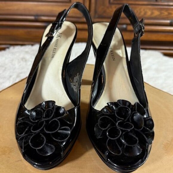 Anne Klein Black Patent 3D Flower Platform Peep Toe Slingback Triangle Heel Shoe - Picture 6 of 15